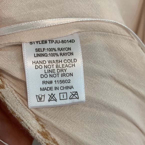 Halter, tie front, backless jumpsuit - Picture 6 of 7